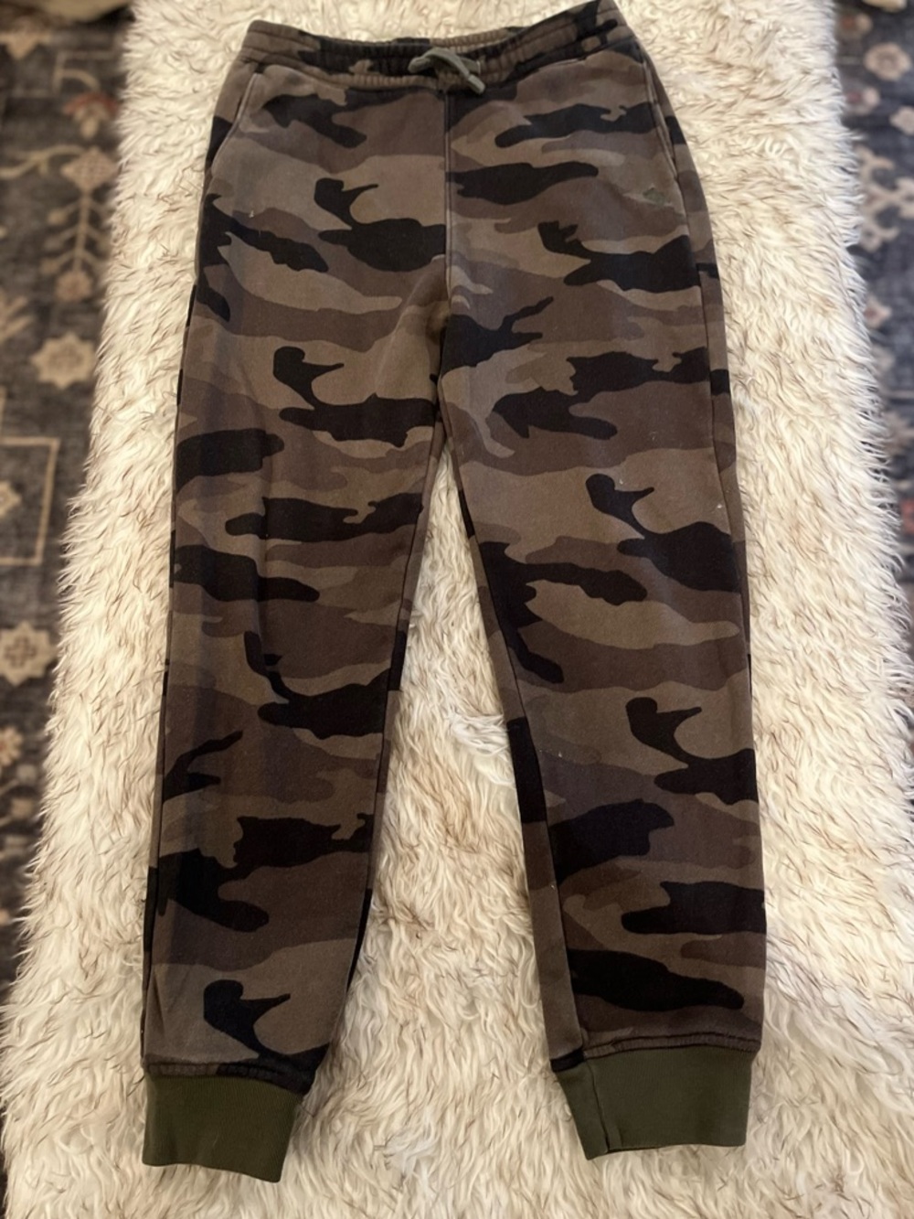 Abercrombie Kids - Sweatpants/Joggers - Green Camo - Boys 15/16